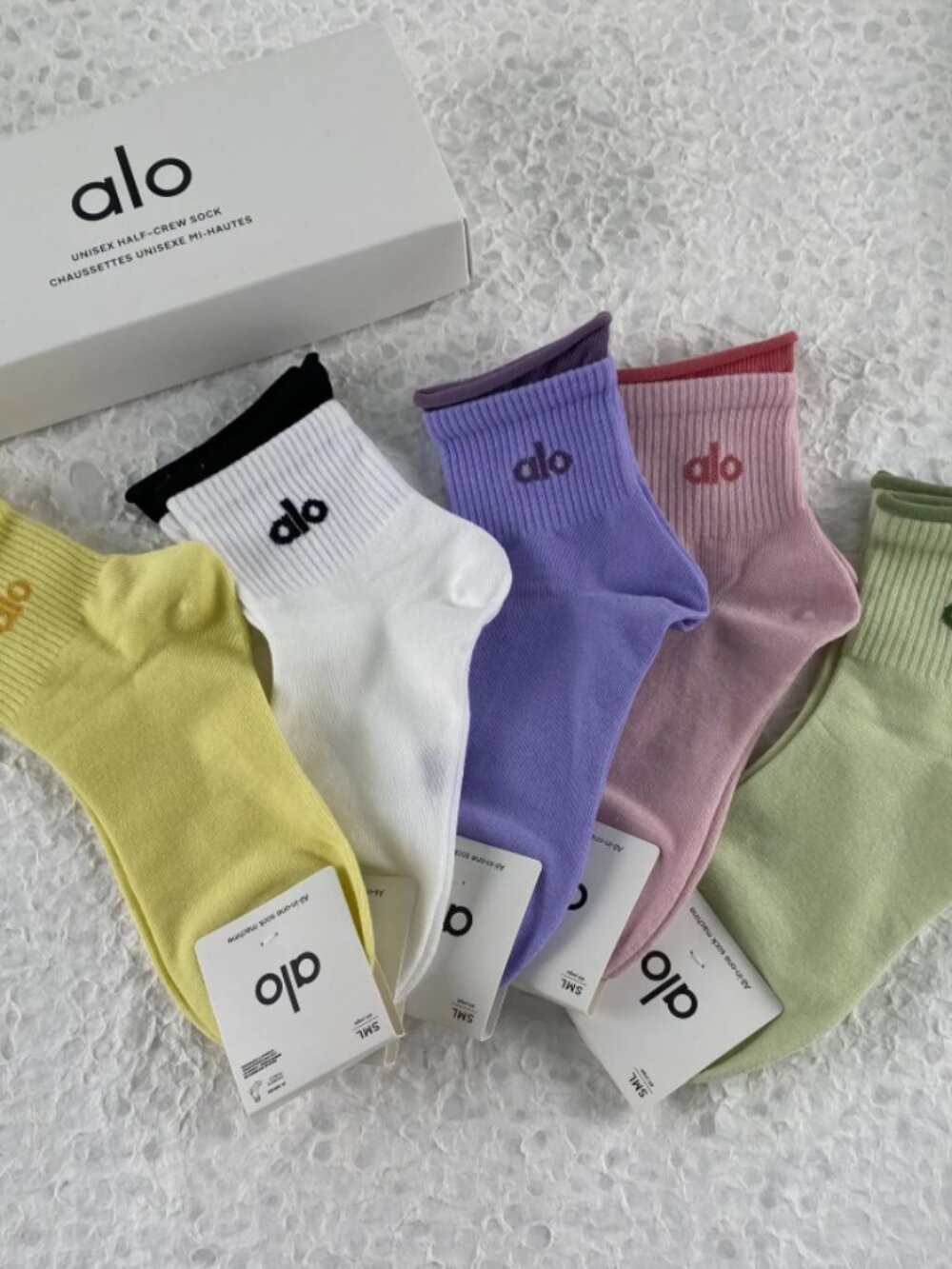 Alo Yoga Socks (5 Colors)
